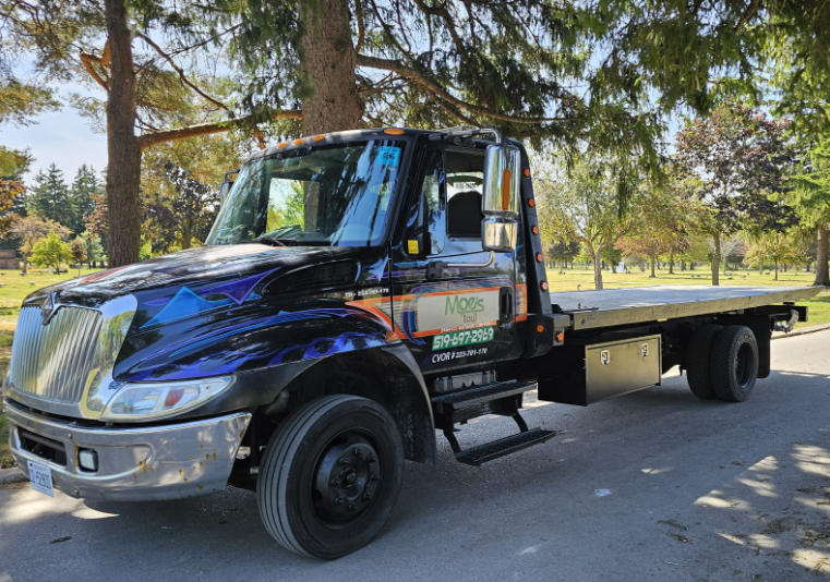 moe's tow truck